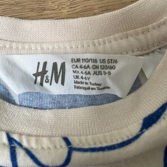 H&M Mickey Mouse tshirt - Picture 5 of 8